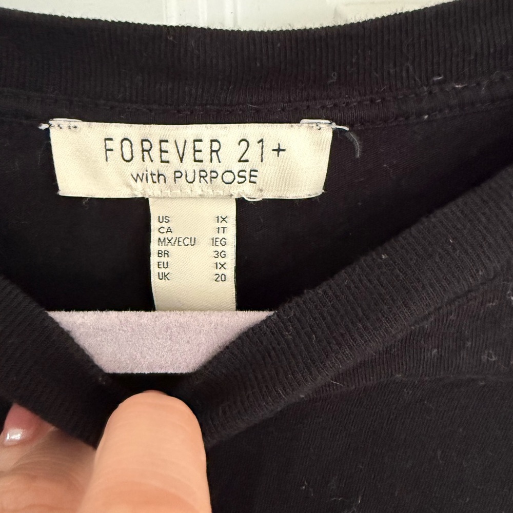 FWP Forever 21 Black Boxy Graphic Tee Short Sleeve - Picture 3 of 3
